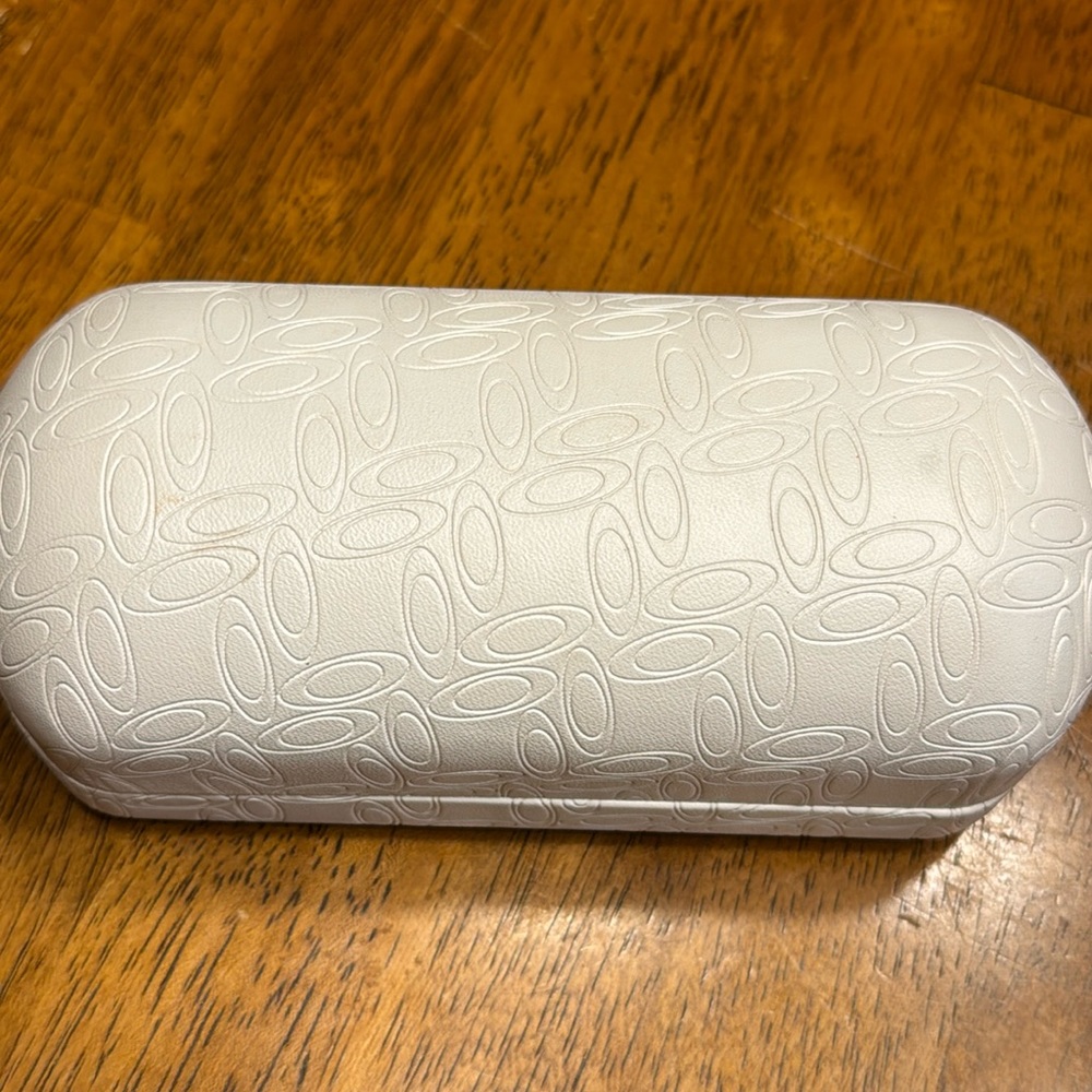 Oakley sunglass/ eyeglass case